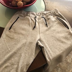🚹 NWOT Uniqlo sweat pants